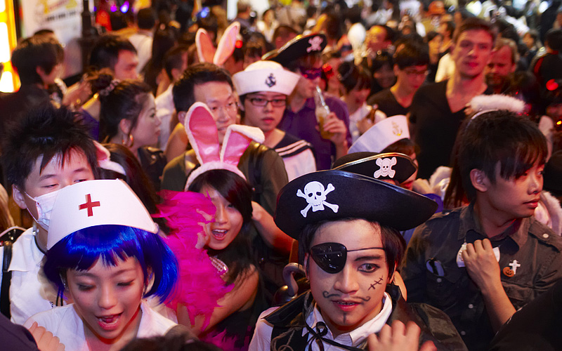 �������ۧ{