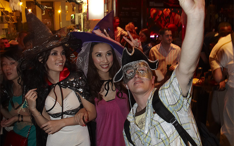 �������ۧ{