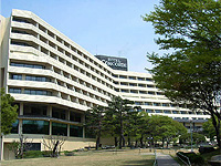 �y�{�d�J�S����