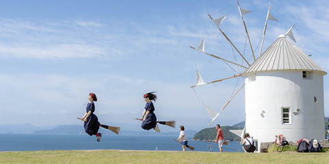 ���V����